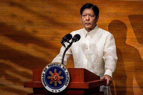 Philippine president defends massive operation to arrest  .